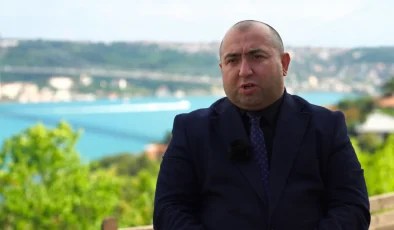 TRT Rus’un FETÖ belgeselinde TİMBİR Genel Başkan Yardımcısı Agil Alesger uzman olarak yer aldı
