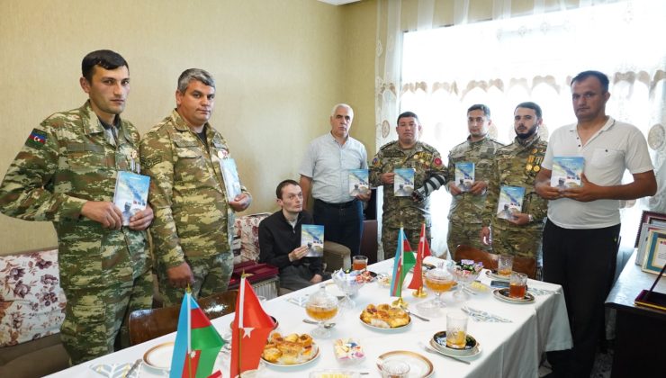 Azərbaycanlı yazar Etibar Həsənzadə Daşkəsən rayonunun Vətən müharibəsi qaziləri ilə görüşüb