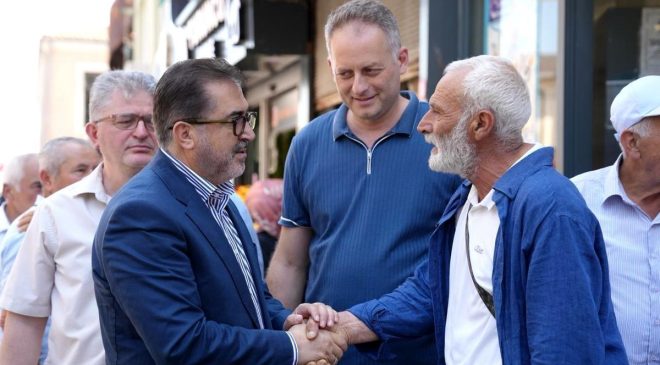 AK Parti İstanbul Milletvekilleri 3 İlçede Vatandaşla Buluştu