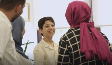 GAZZE’NİN MİNİK ELÇİSİNDEN İSTANBUL’DA DUYGUSAL MESAJ: “BURASI BENİM İKİNCİ EVİM”